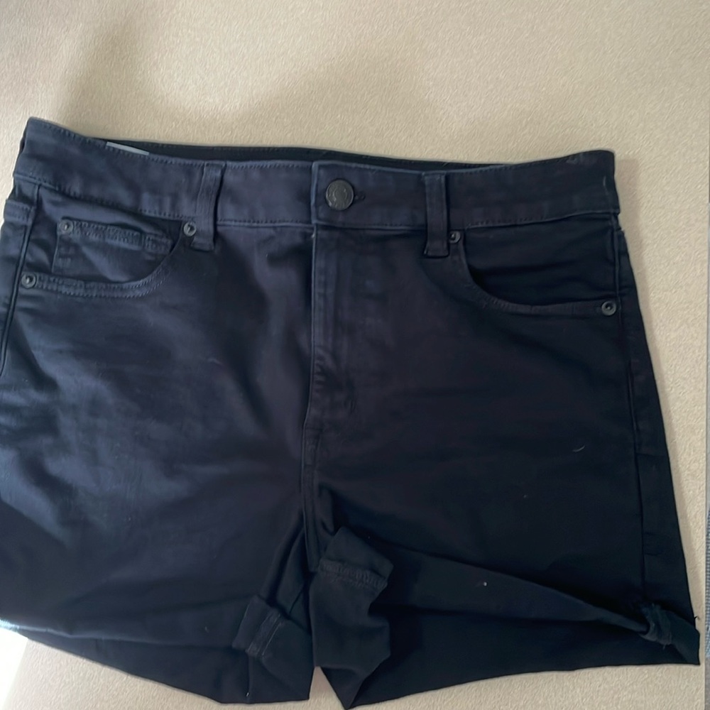 American Eagle women’s size 14 black jean shorts.